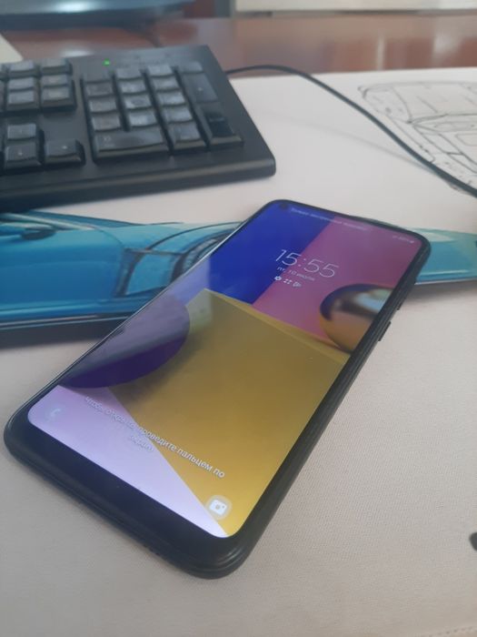 Samsung A11 qora