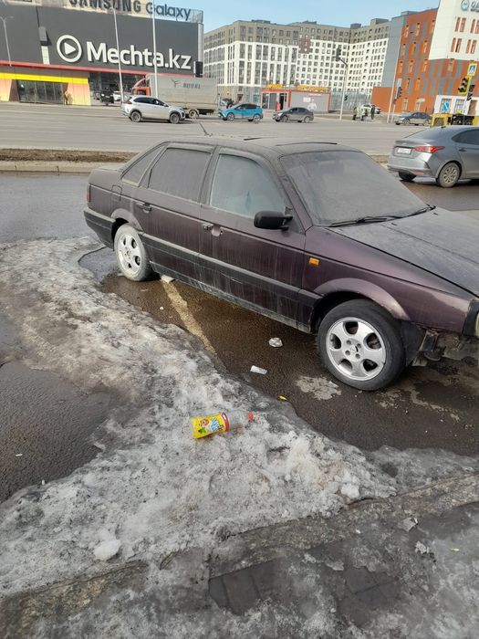 Volkswagen Passat B3 седан