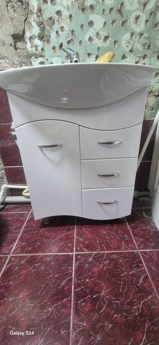 Продам тумбу для ванной.