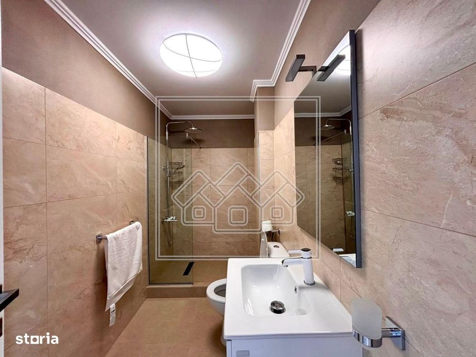 Penthouse de lux cu 5 camere, loc de parcare, ansamblu nou
