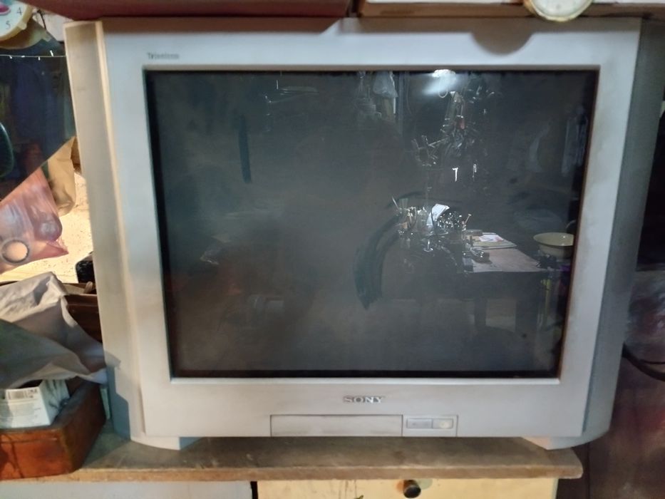 Телевизор SONY Тринитрон, рабочий, диагональ 72см.