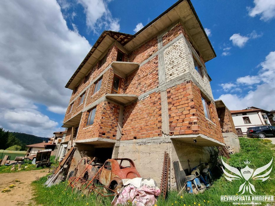 Продавам четириетажна вила/хотел с 870РЗП в село Проглед обл.Смолян