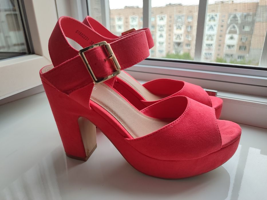 Женские босоножки 38р