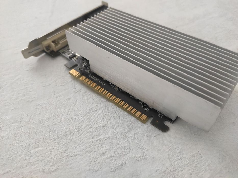 Видео карта GeForce GT520 1GB ddr3
