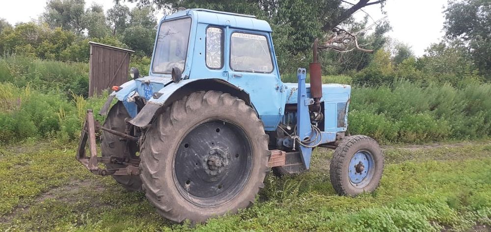 Трактор с камплектующими