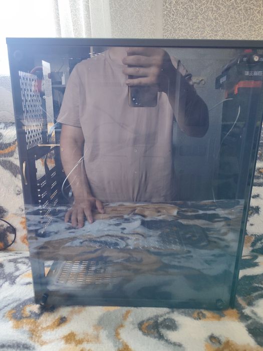 Корпус продам есть косяк