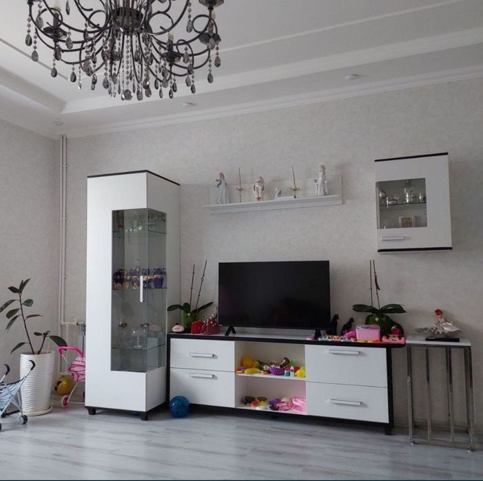 Продаётся на Паркентском 2ком