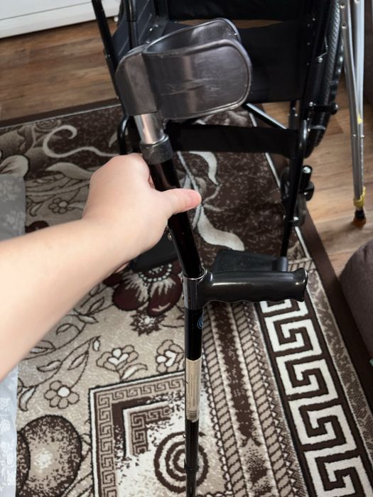 Продам инвалидную коляску