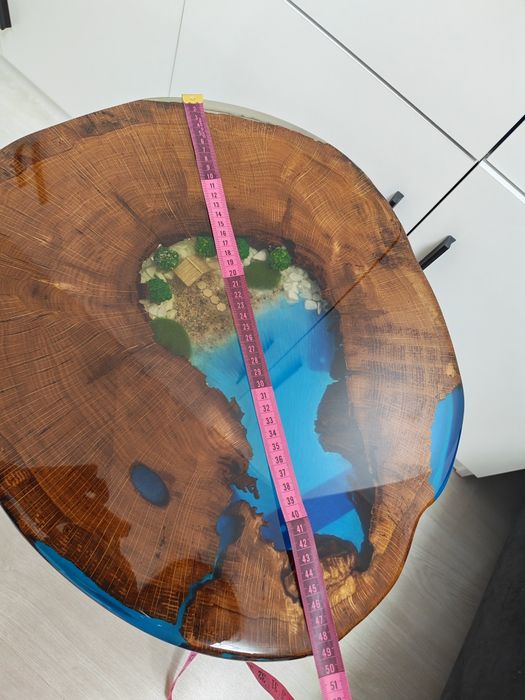 Masă din lemn de stejar și rășină epoxidică