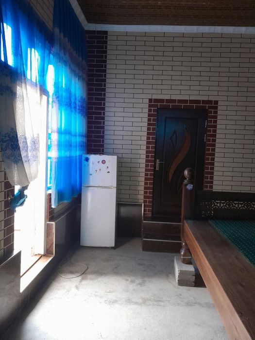 Holati yaxshi boʻlgan hovli sotiladi