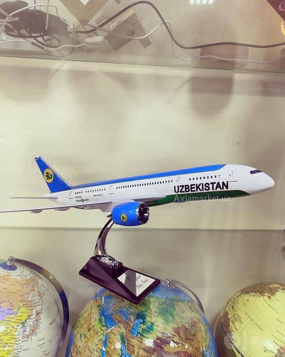 Самолет модель (Boeing-787-Dream Liner Uzbekistan Airways) на подарок