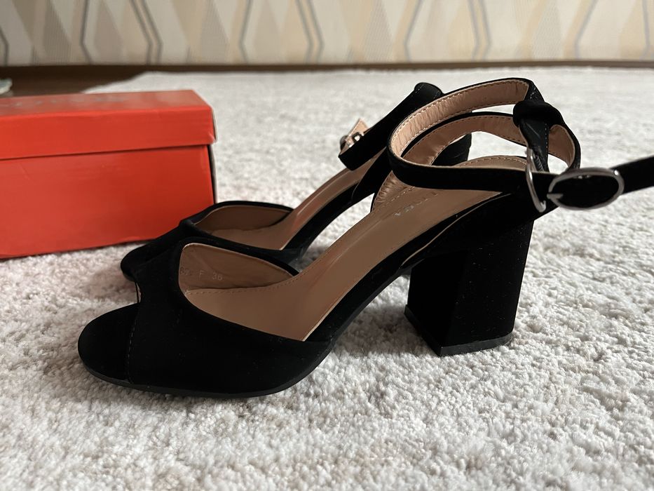 Туфли Босоножки