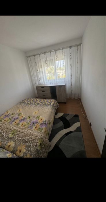 Inchiriez apartament 3 camere