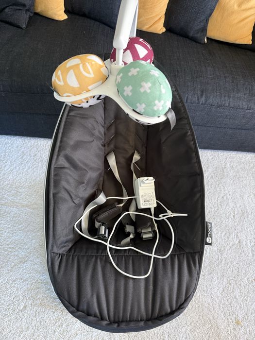 Електрическа бебешка люлка mamaRoo 5.0, черна