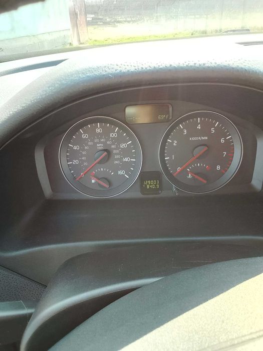 Volvo s40 2.4i.  Ca nou