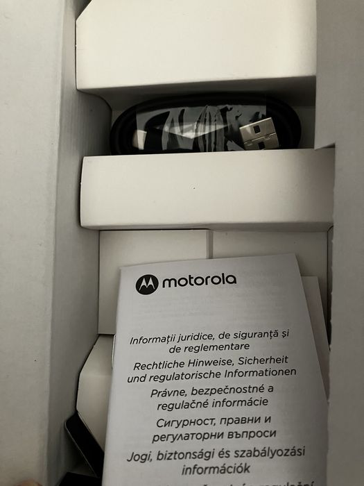 Motorola e 13.