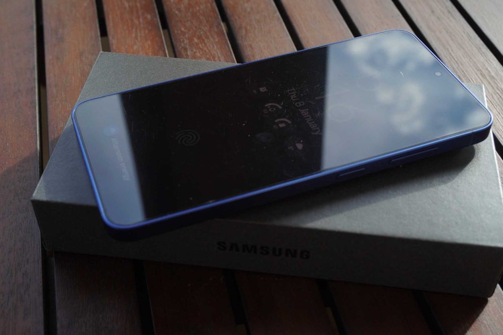 !КАТО НОВ! Samsung S25 1г. гаранция 100%  батерия + magsafe калъф