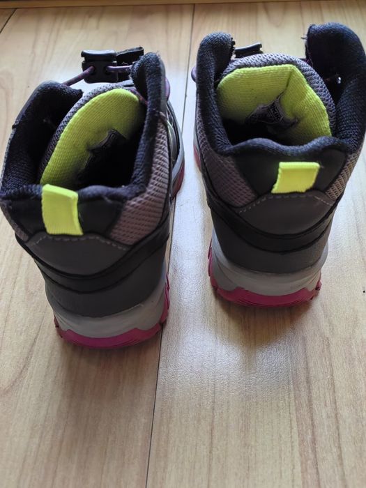 Туристически обувки