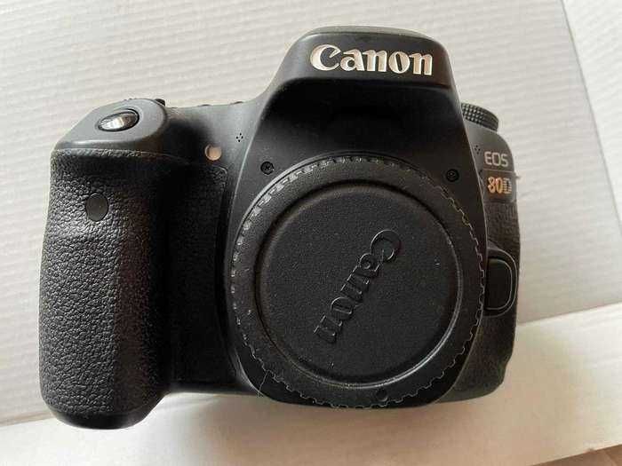 Vand Canon EOS 80D Body utilizat in regim de amator