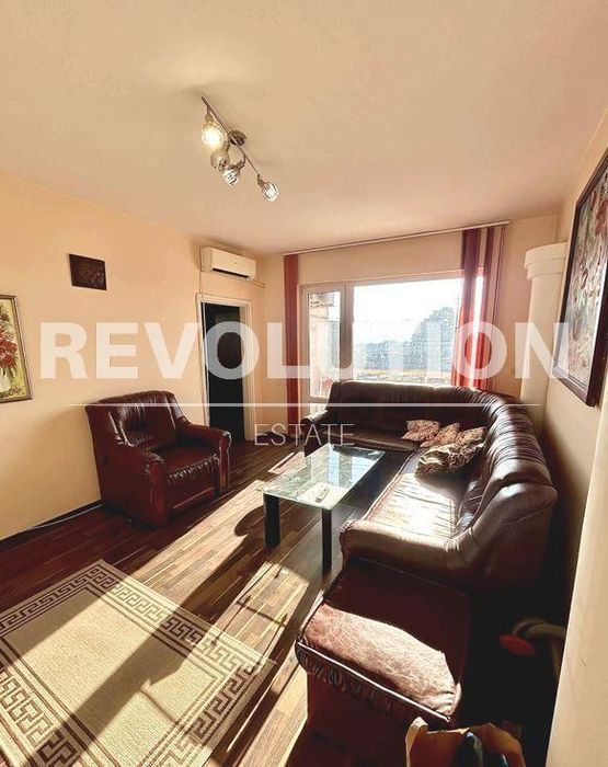 Тристаен апартамент в района на Завод Дружба!