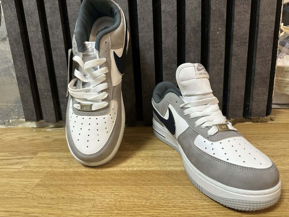 Adidasi noi cu eticheta unisex