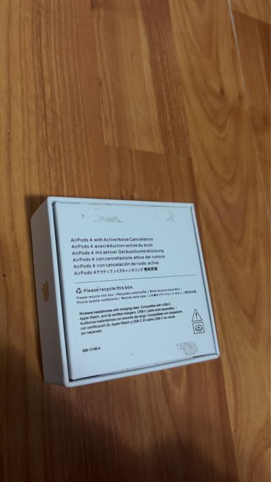 Vand Airpods 4 Noi !