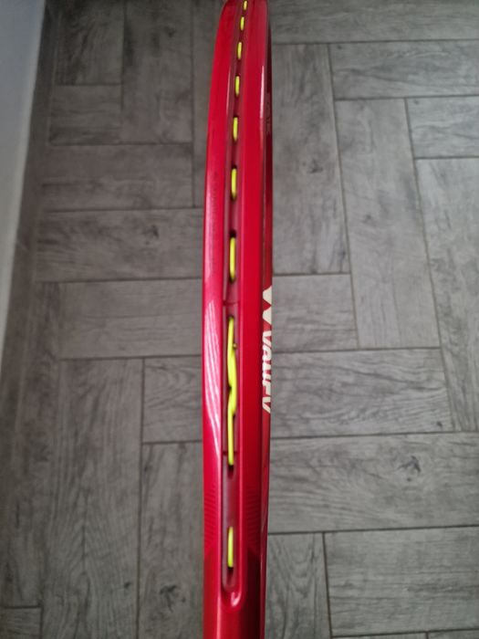 Vand Racheta Yonex V core 98 2026
