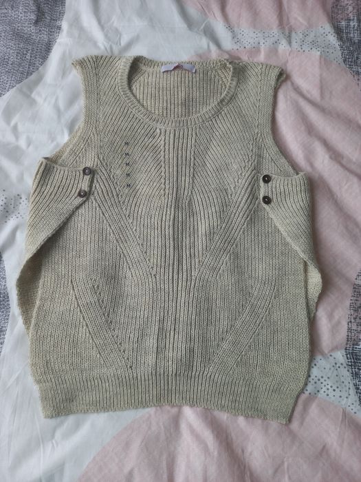 Безрукавка новая