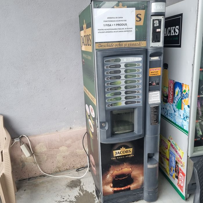 Vand Aparat cafea si bauturi reci