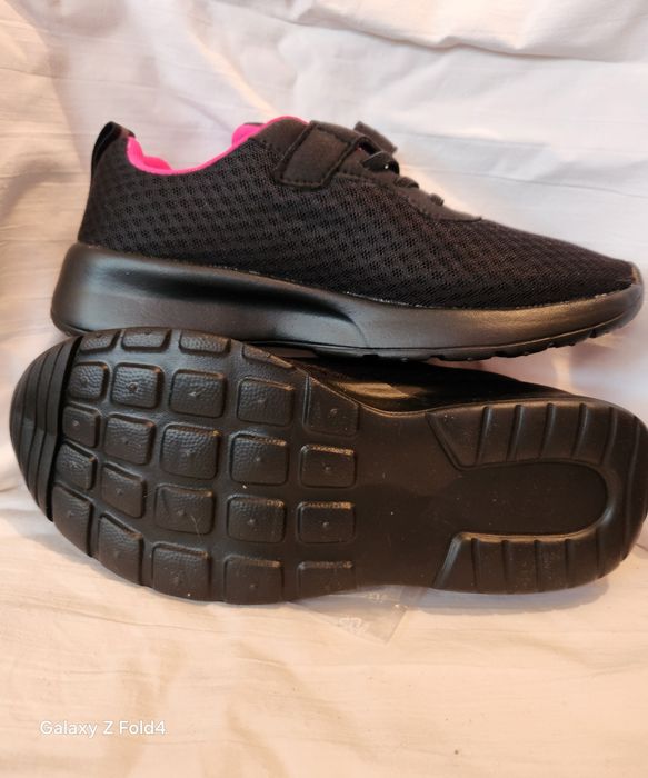 Два чифта 50 лева по отделно по 25 лева