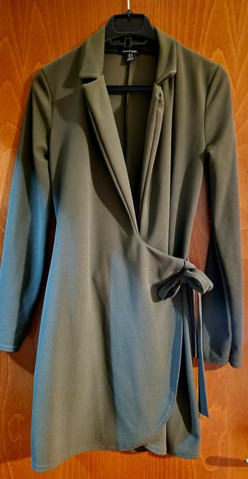 Рокля тип сако в зелен или черен цвят
