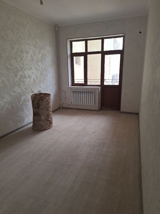 Kvartira sotiladi 2xona srochna 435mlnga