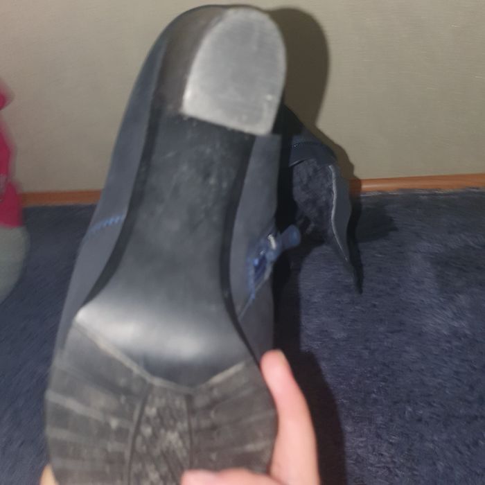 Продам натуральные зимние сапоги