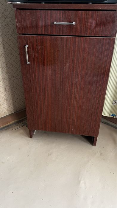 Продам шкаф советский