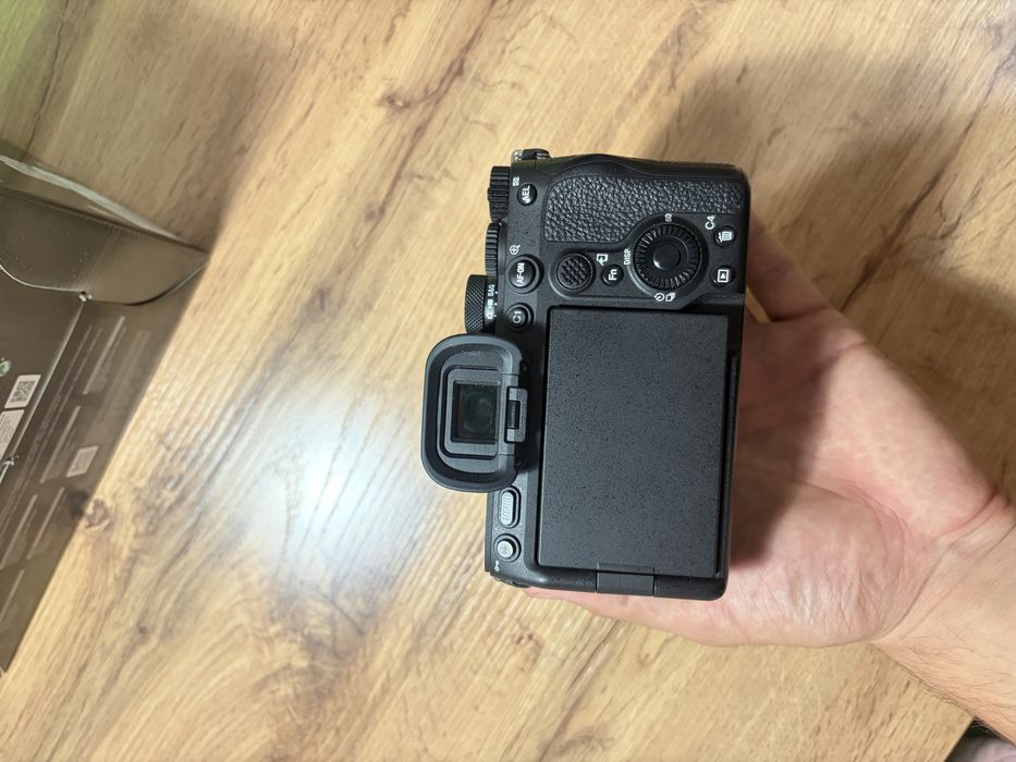 Sony a7 4 (a7 IV)