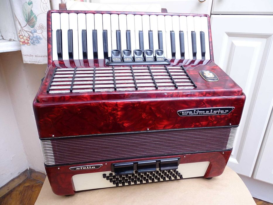 Акордеон Велтмайстер Стела 60 баса
