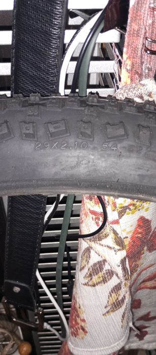 Продам покрышку на 29