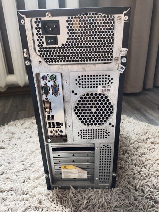 Корпус процессора с аксессуарами