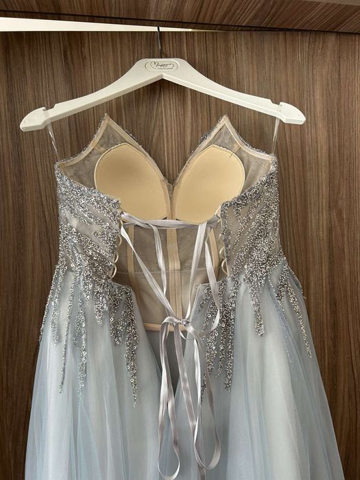 Продава официална бална рокля за абитуриентски бал или други събития