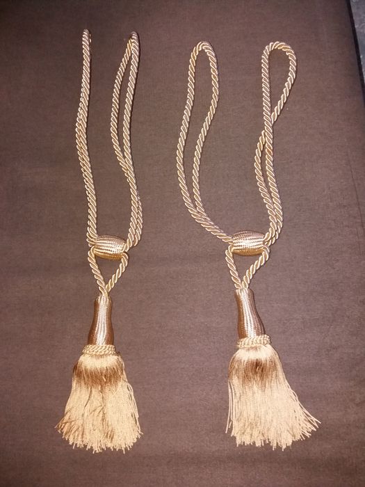 Decorațiuni (ciucuri) draperii sau perdele