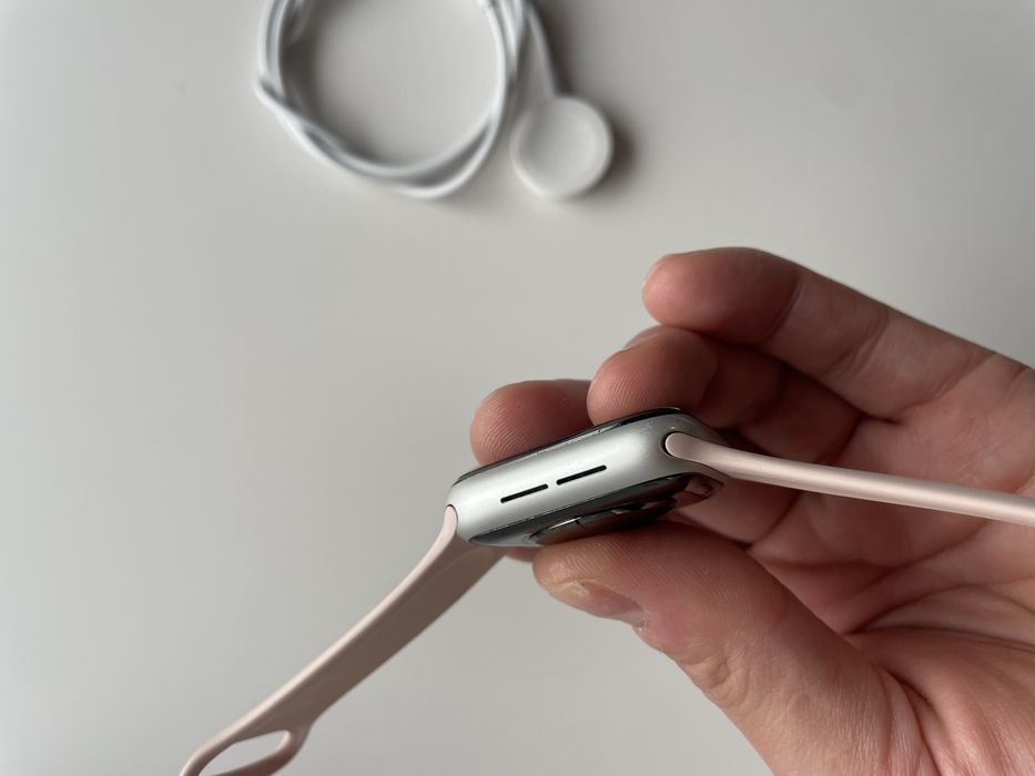 • Apple Watch • Gen 4 • 40mm•