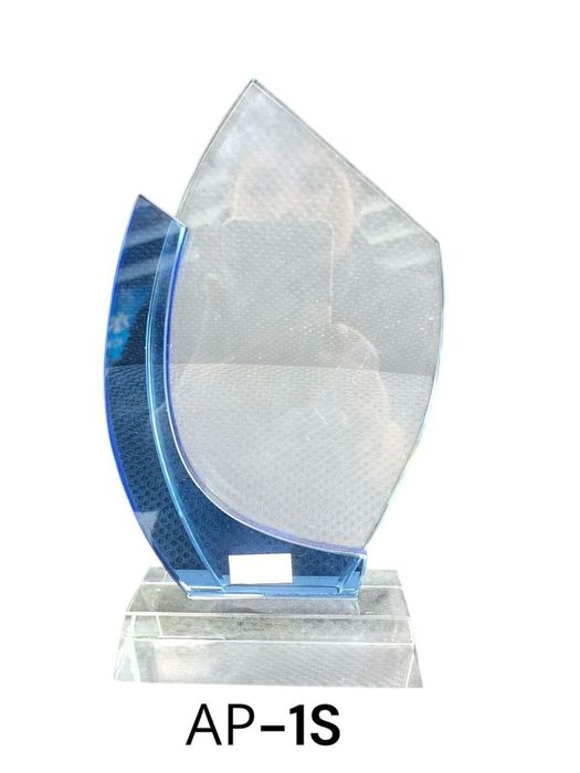 Большой выбор Кубков и Статуэток