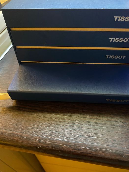 Cutie Tissot cu bratara metalica