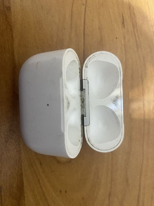 Airpods 3 продаю кейс