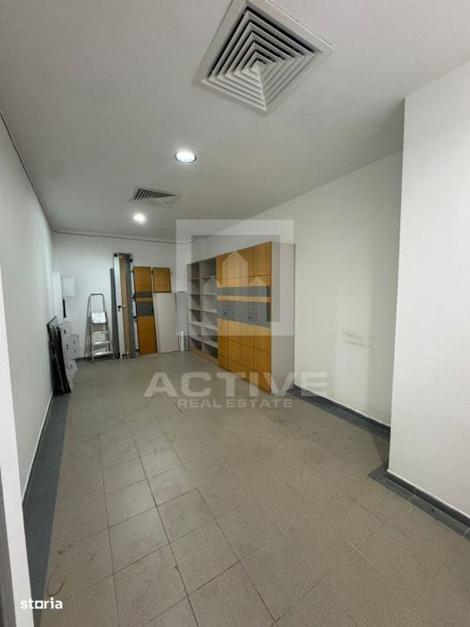 Spatiu multifunctional -sens giratoriu