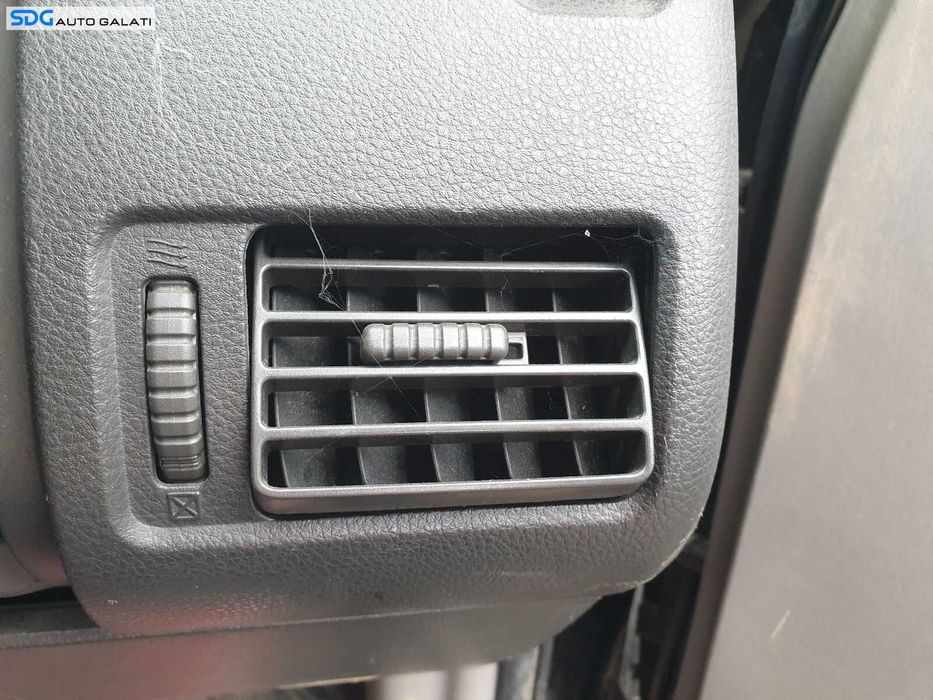 Gura Grila Ventilatie Aerisire Bord Dreapta Nissan X Trail T30 2000 - 2007 [0468]