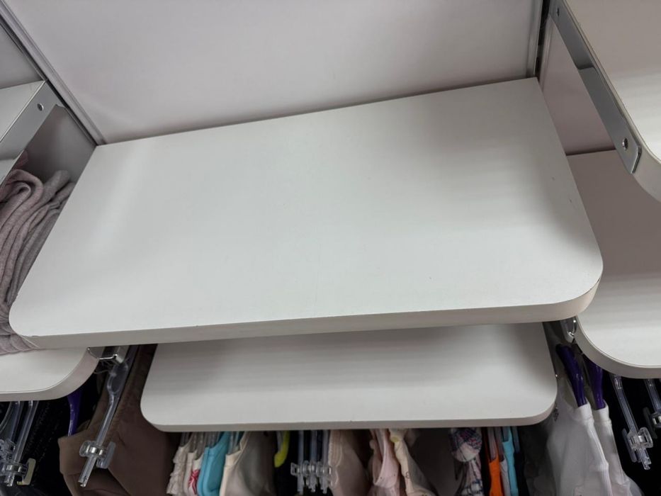 Продам торговое оборудование.