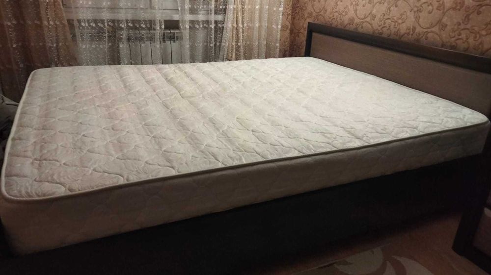 Спальный б/у матрас