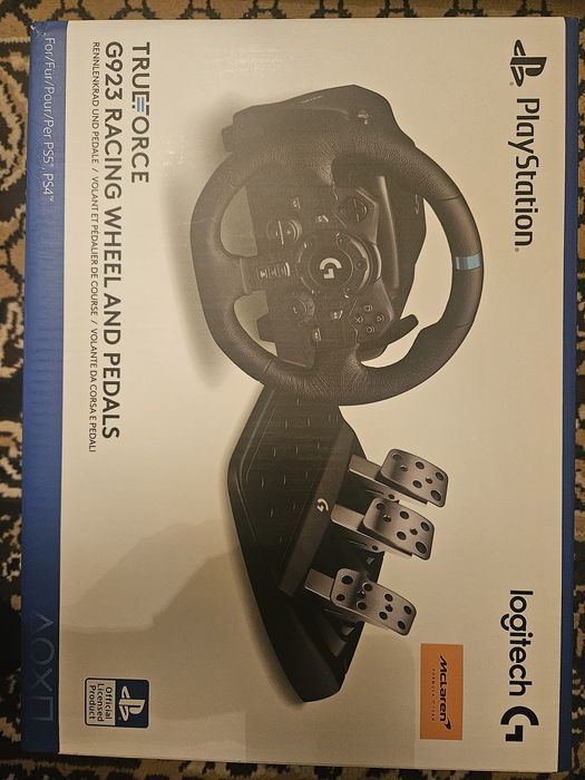 Volan și pedale Logitech G G923 pentru Playstation și PC