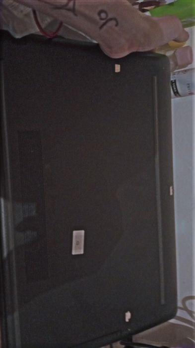 Vând laptop hp fără nici o problemă+tastatură+mouse+mouse ped